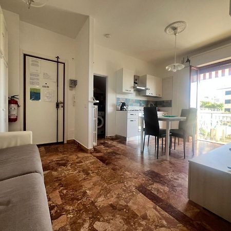 Apartment Aurora & Nicole Ideal Per Biker Con Terazza Vista Mare Parcheggio E Wi-Fi Gratuiti Pietra Ligure Eksteriør billede