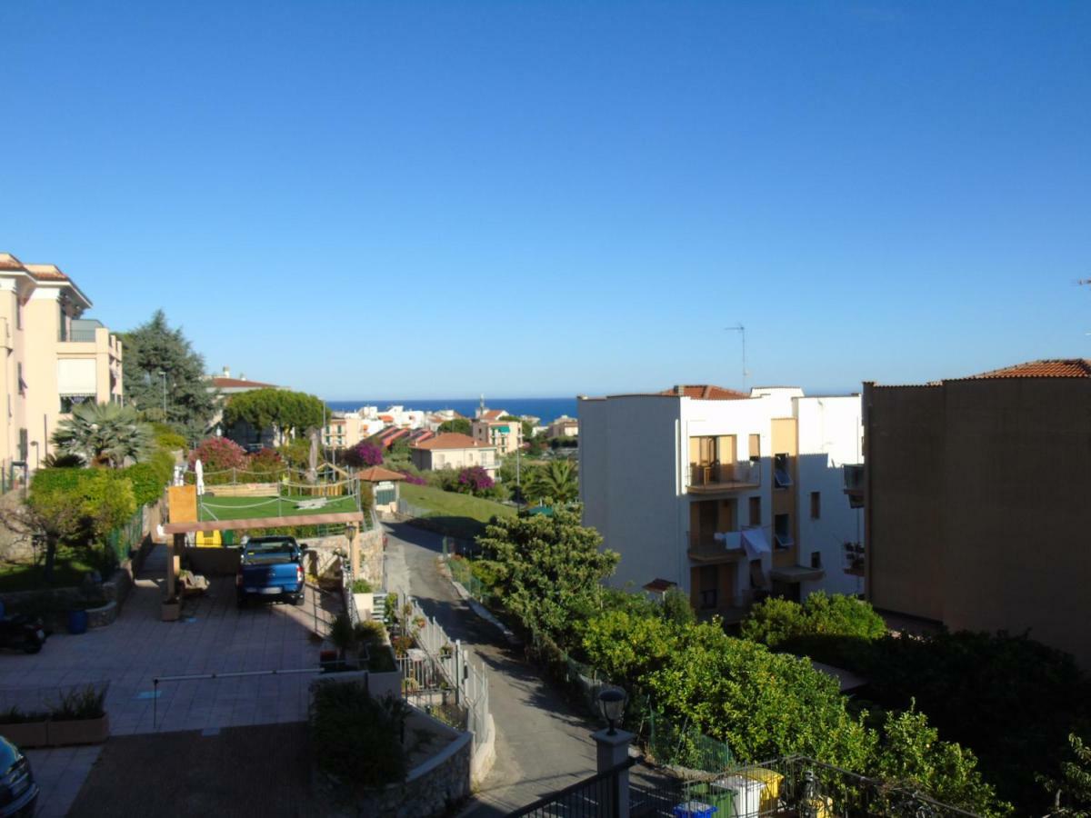 Apartment Aurora & Nicole Ideal Per Biker Con Terazza Vista Mare Parcheggio E Wi-Fi Gratuiti Pietra Ligure Eksteriør billede