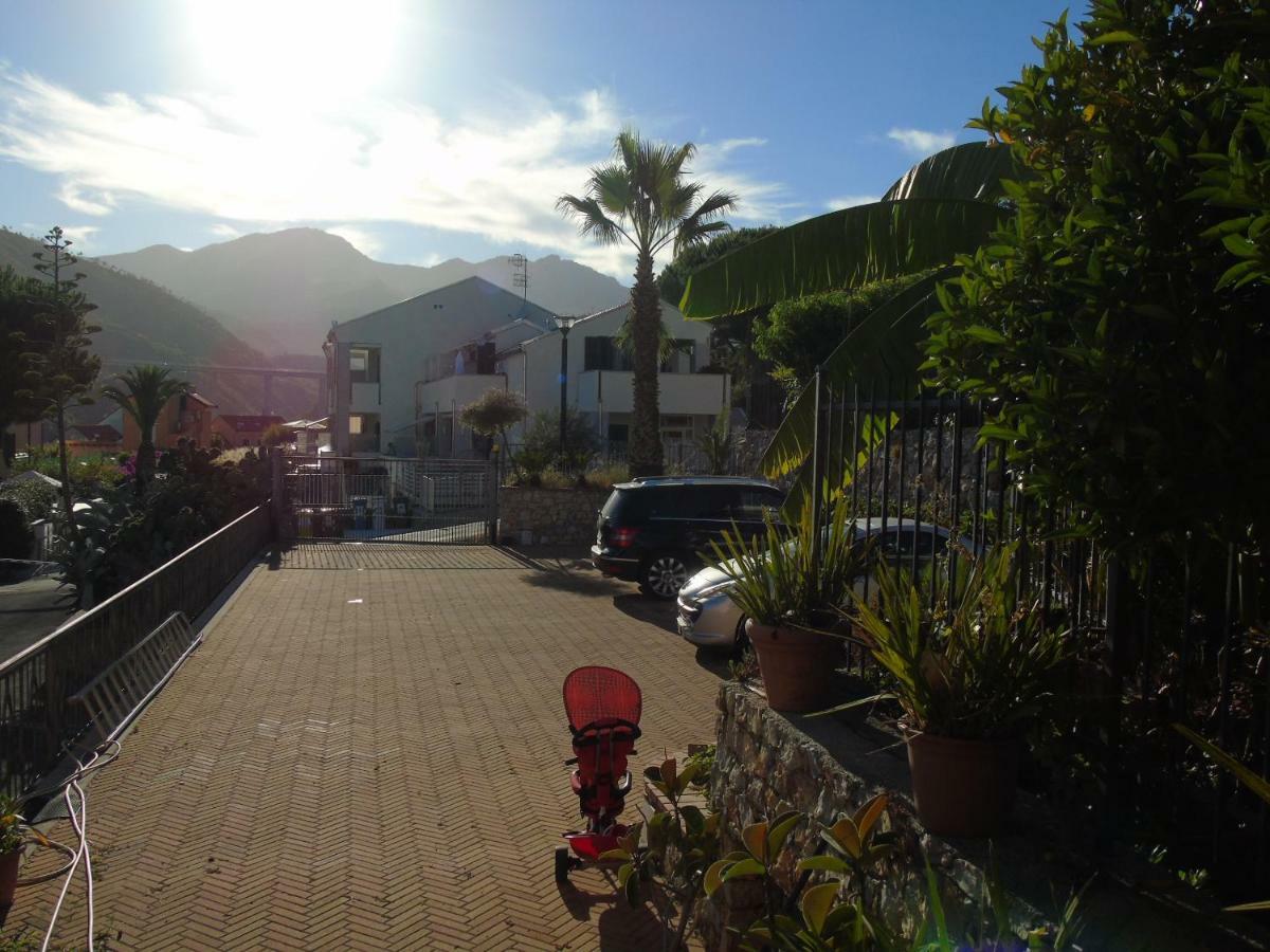 Apartment Aurora & Nicole Ideal Per Biker Con Terazza Vista Mare Parcheggio E Wi-Fi Gratuiti Pietra Ligure Eksteriør billede