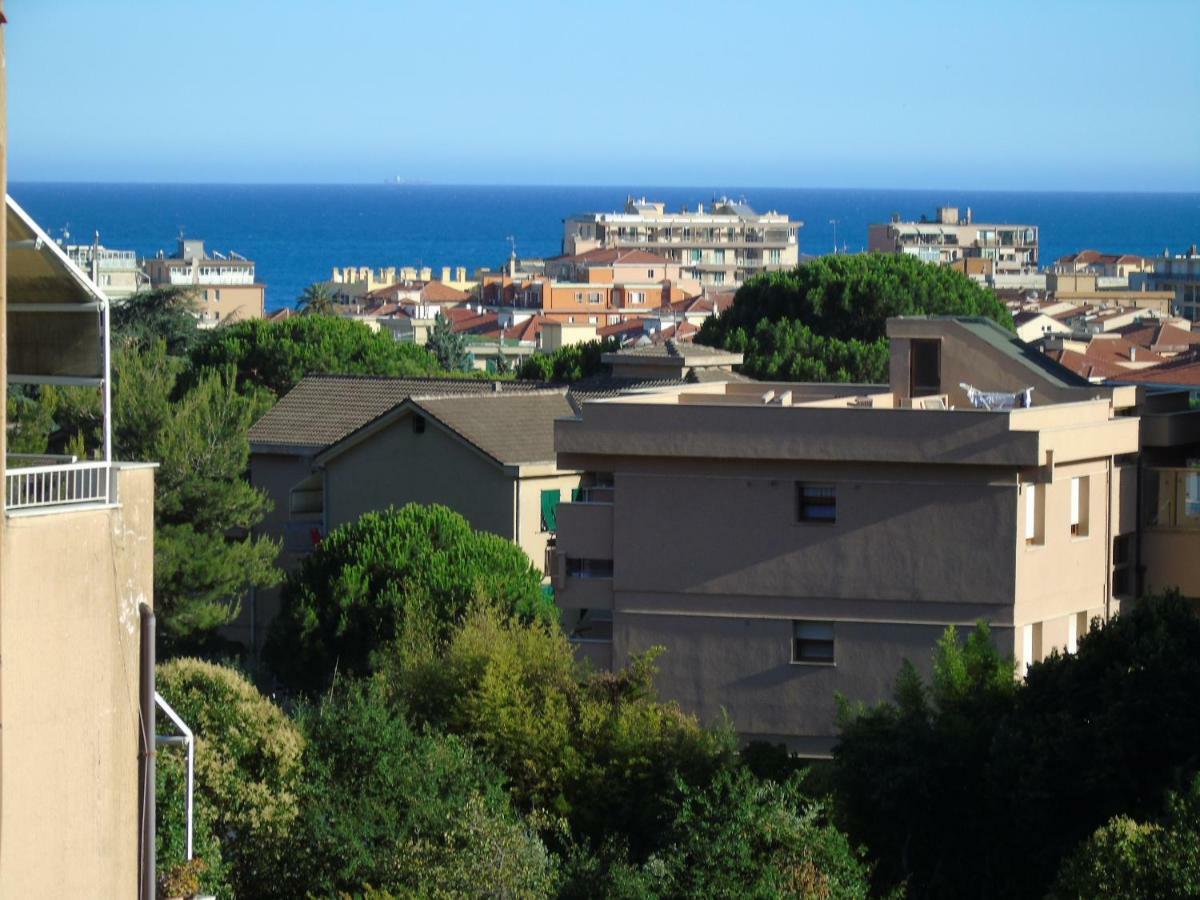 Apartment Aurora & Nicole Ideal Per Biker Con Terazza Vista Mare Parcheggio E Wi-Fi Gratuiti Pietra Ligure Eksteriør billede