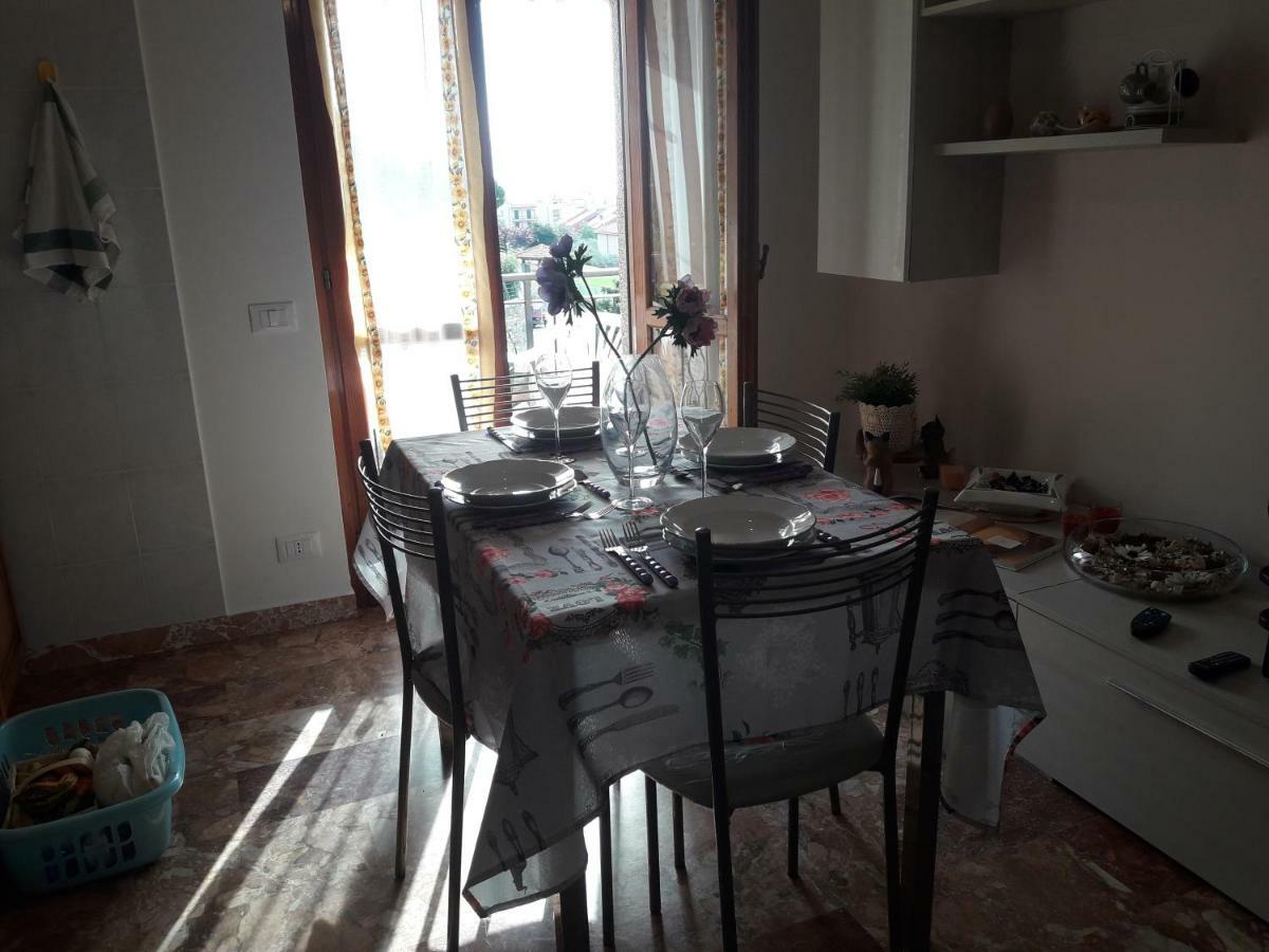 Apartment Aurora & Nicole Ideal Per Biker Con Terazza Vista Mare Parcheggio E Wi-Fi Gratuiti Pietra Ligure Eksteriør billede